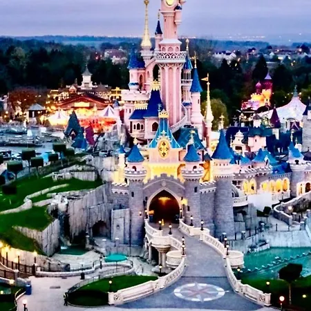 Casa Armando, Beau F2, 2 Places De Parking Clos, Proche Disneyland * Quincy-Voisins