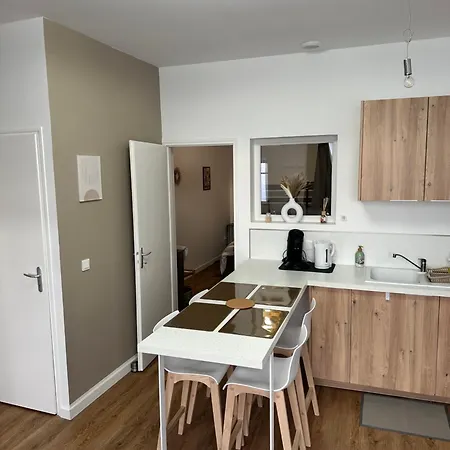 Apartment Casa Armando, Beau F2, 2 Places De Parking Clos, Proche Disneyland Quincy-Voisins