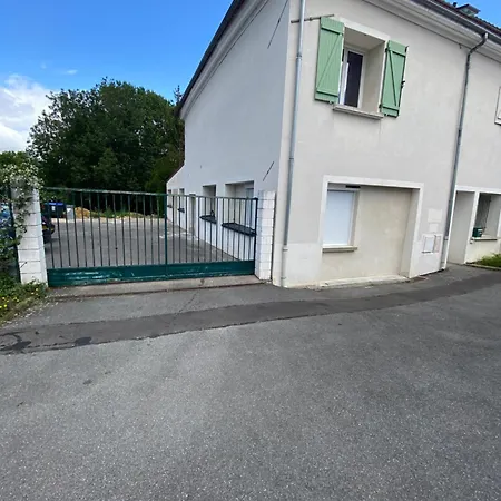 Casa Armando, Beau F2, 2 Places De Parking Clos, Proche Disneyland *
