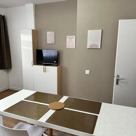 Casa Armando, Beau F2, 2 Places De Parking Clos, Proche Disneyland Apartment *