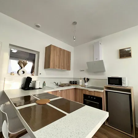 Apartment Casa Armando, Beau F2, 2 Places De Parking Clos, Proche Disneyland Quincy-Voisins